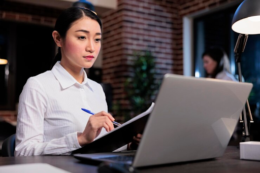 Improving Your Financial Health with a Virtual Bookkeeping Assistant